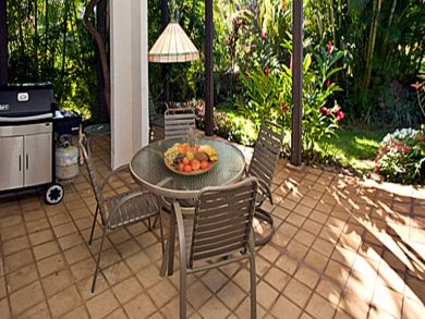 Outdoor dining area & gas grill