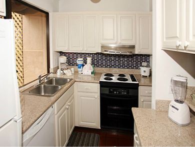 Full kitchen