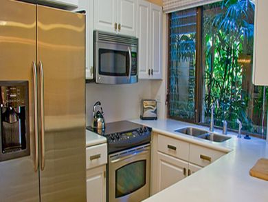 Full kitchen