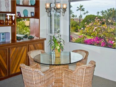 Dining room seats four