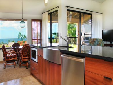 Open plan kitchen & dining area