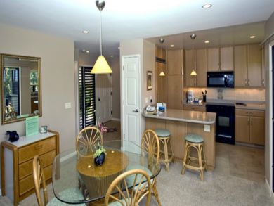 Ocean View One Bedroom Vacation Condo in Wailea Sleeps 4