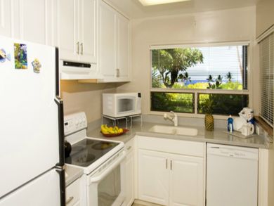 Full kitchen