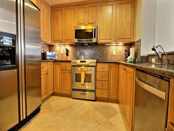 Ocean View 4 Bedroom Upscale Townhome with Spa and Waterfall