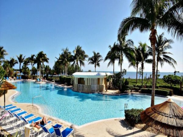 Ocean View 4 Bedroom Upscale Townhome with Spa and Waterfall