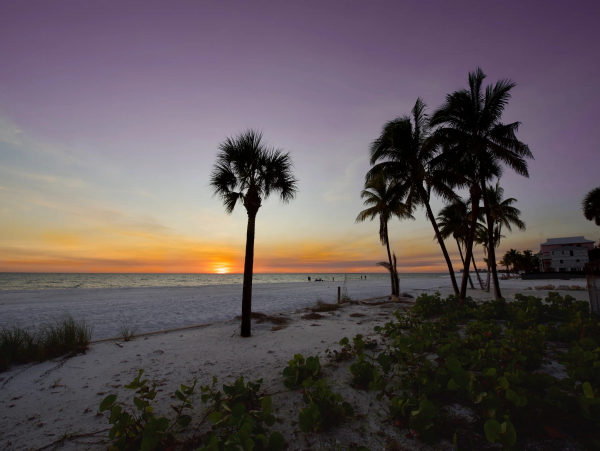 Fort Myers 6 Bedrooms Three Houses from Sand!