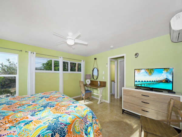 Fort Myers 6 Bedrooms Three Houses from Sand!