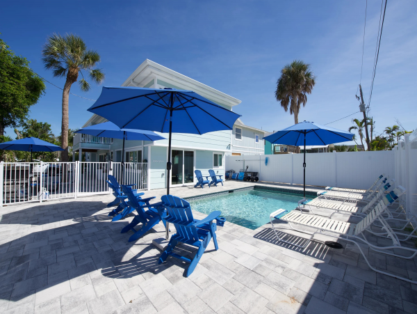 Fort Myers 6 Bedrooms Three Houses from Sand!