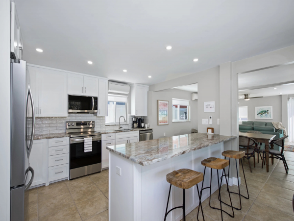 Fort Myers 6 Bedrooms Three Houses from Sand!