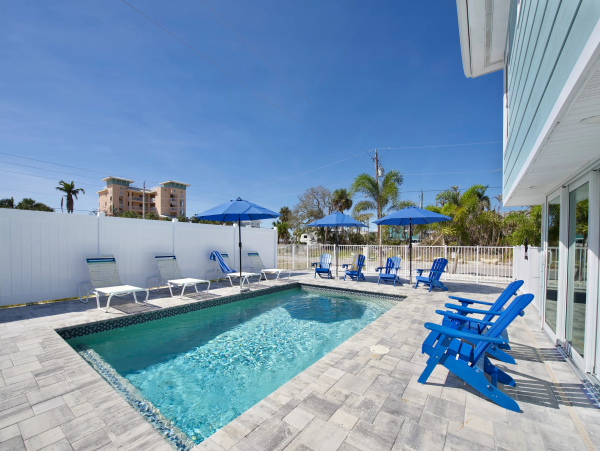 Fort Myers 6 Bedrooms Three Houses from Sand!