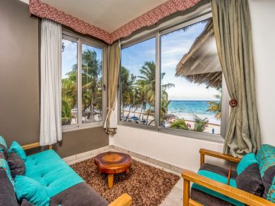 Luxury Six Bedroom Beach Villa with Private Pool Sleeps 16