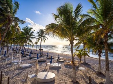 Luxury Six Bedroom Beach Villa with Private Pool Sleeps 16