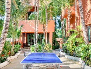 Luxury 8 Bedroom Beach Villa with Full Ocean View Sleeps 20