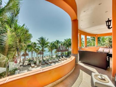 Luxury 8 Bedroom Beach Villa with Full Ocean View Sleeps 20
