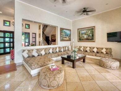 Luxury 8 Bedroom Beach Villa with Full Ocean View Sleeps 20