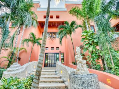Luxury 8 Bedroom Beach Villa with Full Ocean View Sleeps 20