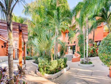 Luxury 8 Bedroom Beach Villa with Full Ocean View Sleeps 20