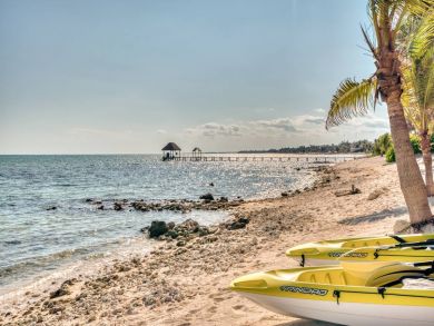Luxury 8 Bedroom Beach Villa with Full Ocean View Sleeps 20