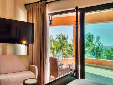Luxury 8 Bedroom Beach Villa with Full Ocean View Sleeps 20