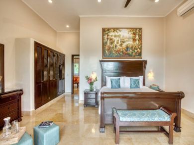 Luxury 8 Bedroom Beach Villa with Full Ocean View Sleeps 20