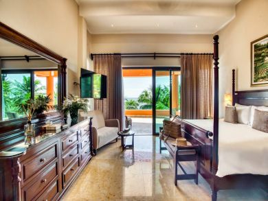 Luxury 8 Bedroom Beach Villa with Full Ocean View Sleeps 20
