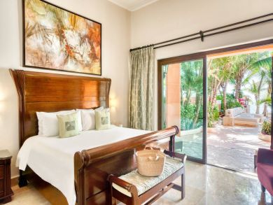Luxury 8 Bedroom Beach Villa with Full Ocean View Sleeps 20