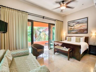 Luxury 8 Bedroom Beach Villa with Full Ocean View Sleeps 20