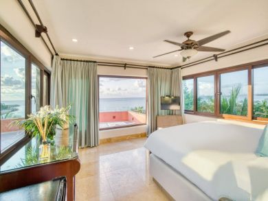 Luxury 8 Bedroom Beach Villa with Full Ocean View Sleeps 20