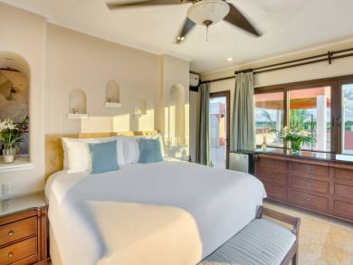 Luxury 8 Bedroom Beach Villa with Full Ocean View Sleeps 20