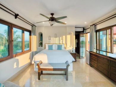 Luxury 8 Bedroom Beach Villa with Full Ocean View Sleeps 20