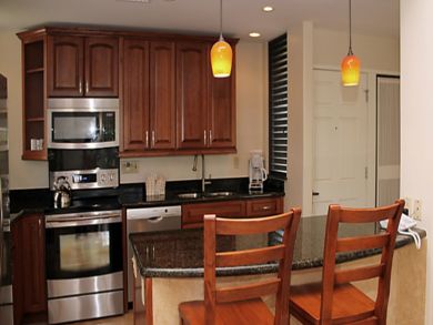 Kitchen with breakfast bar