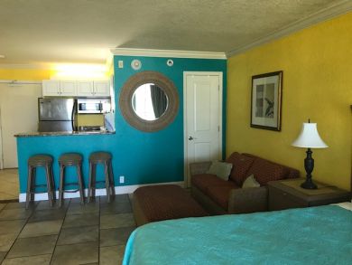Bradenton Beach Vacation Rental Sleeps Four - Great Value