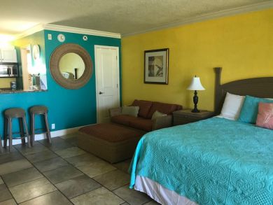 Bradenton Beach Vacation Rental Sleeps Four - Great Value