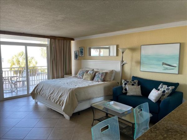 Bradenton Beach Studio with Full Ocean Views