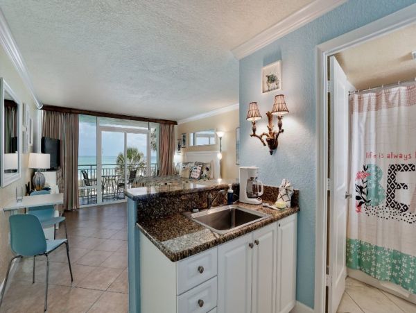 Bradenton Beach Studio with Full Ocean Views