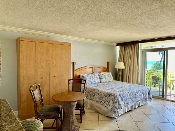 Bradenton Beach Gulf Front Studio Full Ocean View Sleeps 4