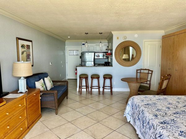 Bradenton Beach Gulf Front Studio Full Ocean View Sleeps 4