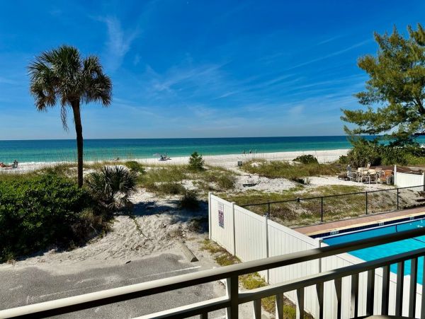 Bradenton Beach Gulf Front Studio Full Ocean View Sleeps 4