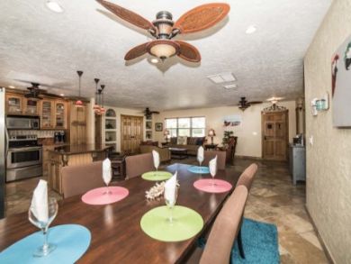 Holmes Beach Vacation Home with 2 Bedrooms Sleeps 6