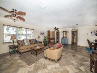Holmes Beach Vacation Home with 2 Bedrooms Sleeps 6