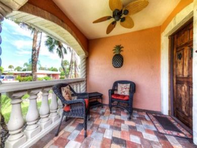Holmes Beach Vacation Home with 2 Bedrooms Sleeps 6
