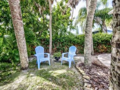 Holmes Beach Vacation Home with 2 Bedrooms Sleeps 6