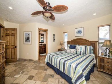 Holmes Beach Vacation Home with 2 Bedrooms Sleeps 6
