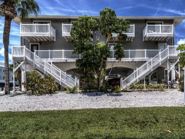 Holmes Beach Vacation Rental Anna Maria Island Condo with Pool