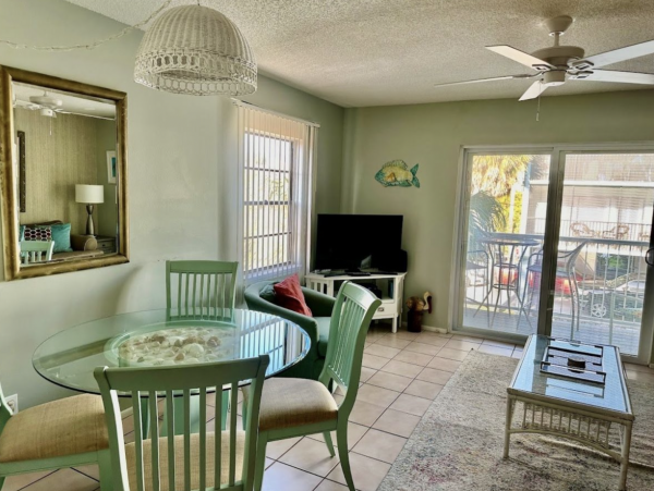Holmes Beach Vacation Rental Anna Maria Island Condo with Pool