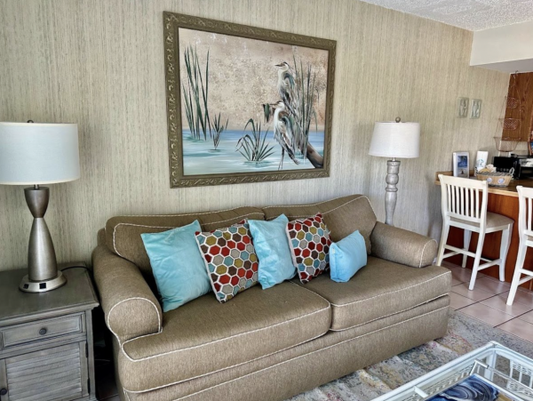 Holmes Beach Vacation Rental Anna Maria Island Condo with Pool