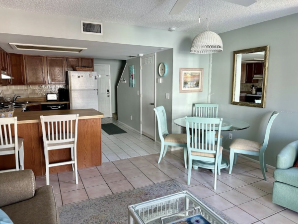 Holmes Beach Vacation Rental Anna Maria Island Condo with Pool