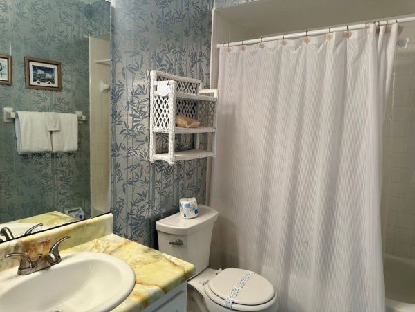Holmes Beach Vacation Rental Anna Maria Island Condo with Pool