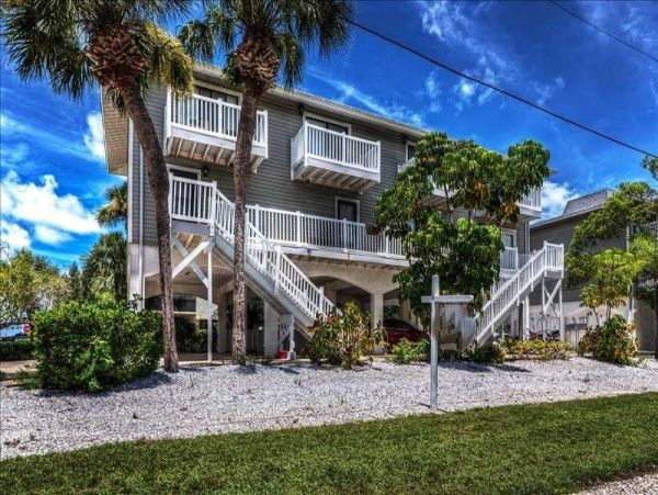 Holmes Beach Vacation Rental Anna Maria Island Condo with Pool
