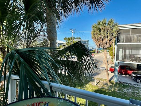 Holmes Beach Vacation Rental Anna Maria Island Condo with Pool